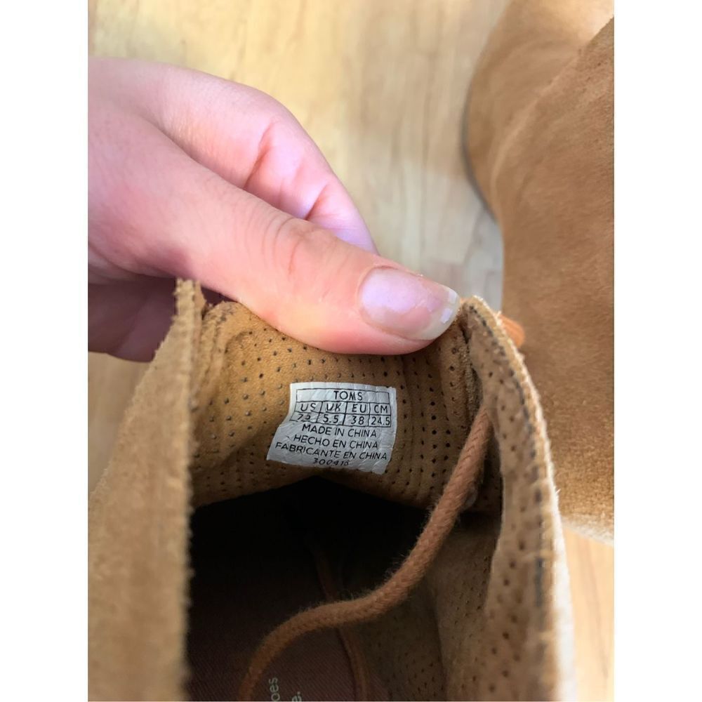 Toms suede brown booties size 7 - Picture 5 of 5